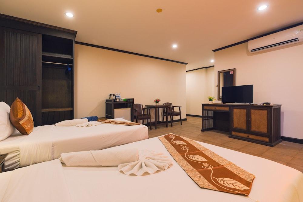 Seeka Boutique Resort Patong Exterior photo